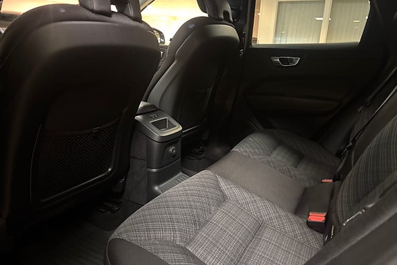 Volvo XC60 12 of 14