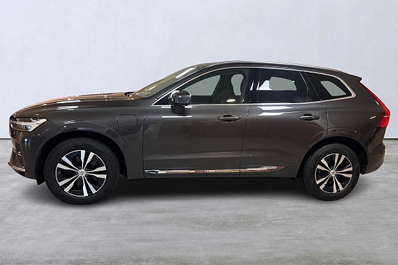 Volvo XC60 2 of 14