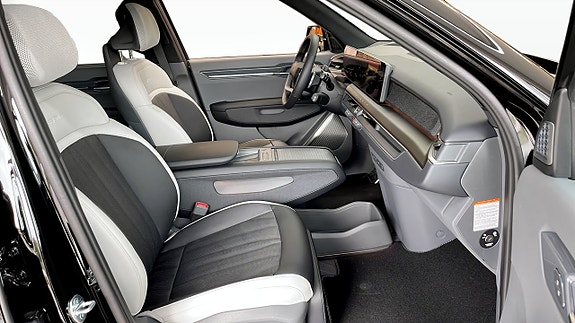 Kia EV9 3 of 13