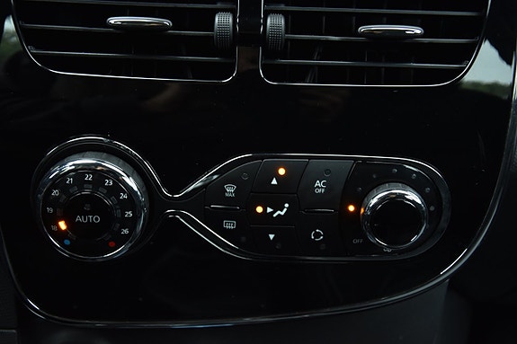 Renault Clio 14 of 17