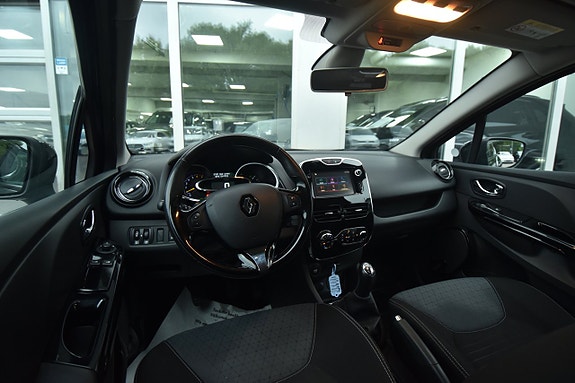 Renault Clio 8 of 17