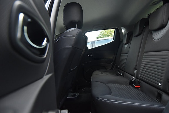 Renault Clio 9 of 17