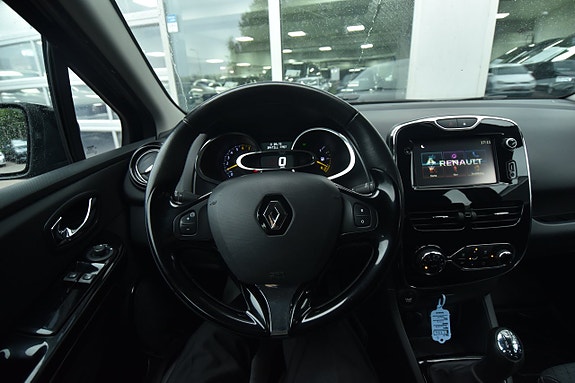 Renault Clio 11 of 17