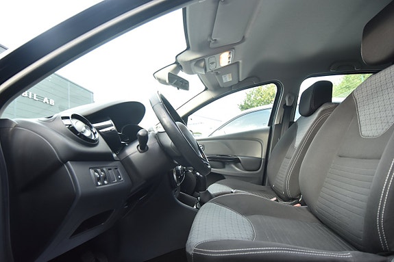 Renault Clio 10 of 17