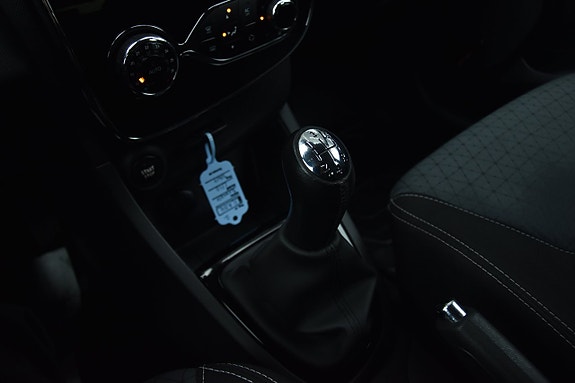 Renault Clio 13 of 17