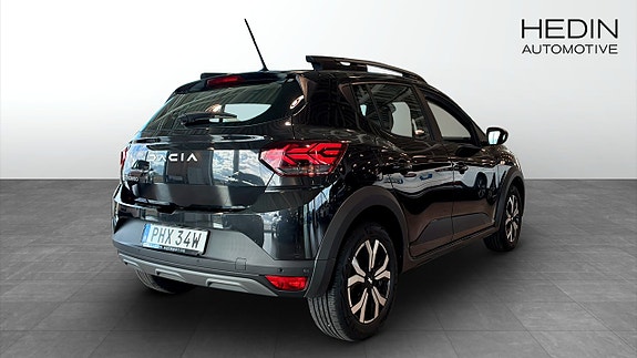 Dacia Sandero Stepway 2 of 9