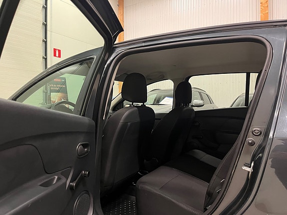 Dacia Sandero 12 of 13