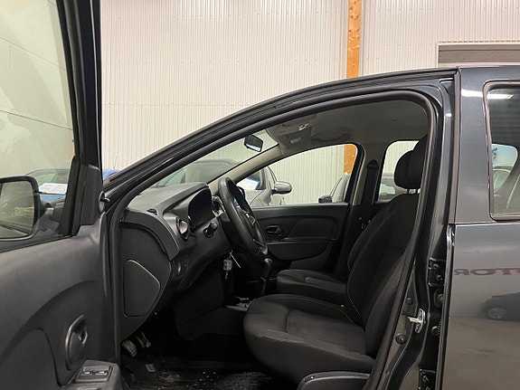 Dacia Sandero 13 of 13