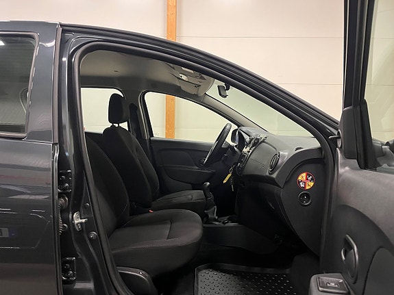 Dacia Sandero 8 of 13