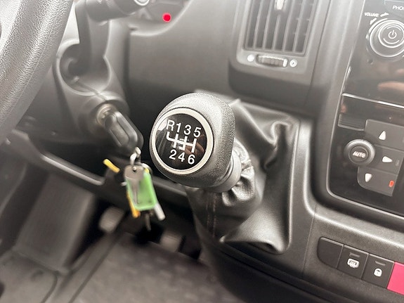 Peugeot Boxer 13 of 15