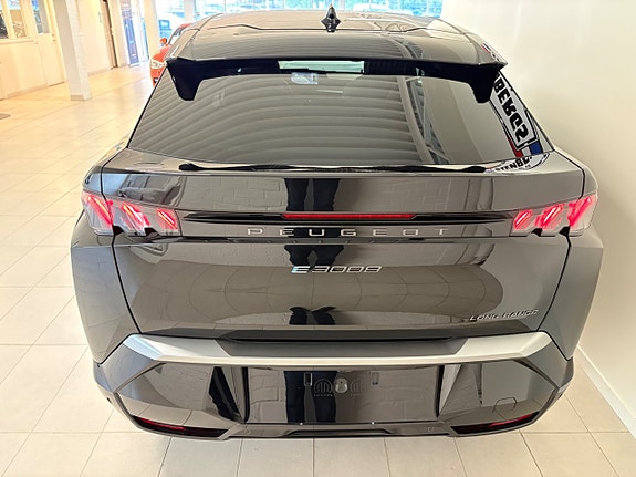 Peugeot e-3008 5 of 20