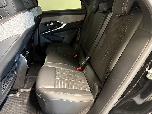 Peugeot e-3008 16 of 20