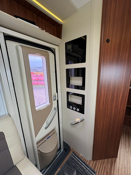 Adria Coral XL A 670 SP 12 of 24