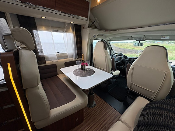 Adria Coral XL A 670 SP 6 of 24
