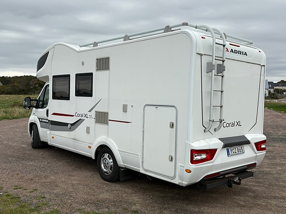 Adria Coral XL A 670 SP 3 of 24