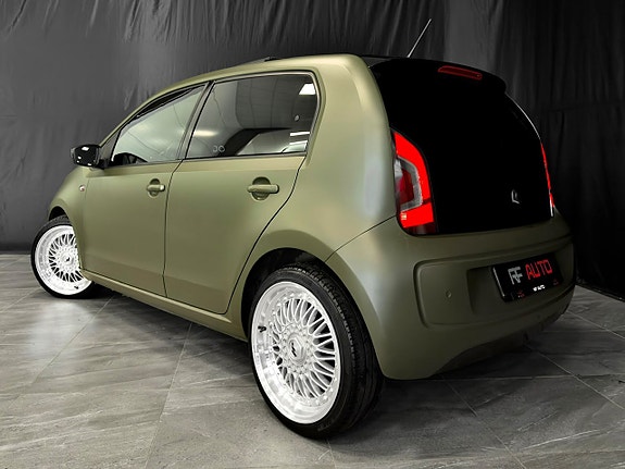 Volkswagen UP! 14 of 30