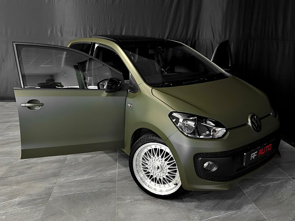 Volkswagen UP! 4 of 30