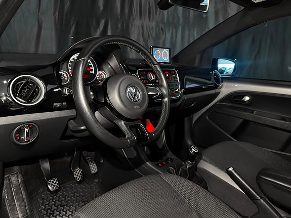 Volkswagen UP! 19 of 30