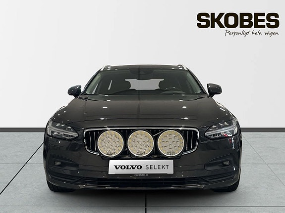 Volvo V90 2 of 19
