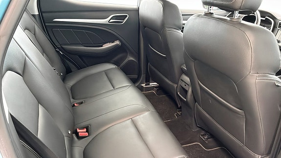 MG ZS 5 of 9