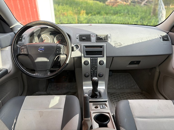 Volvo S40 4 of 5