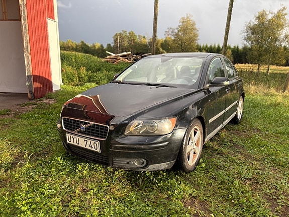 Volvo S40 3 of 5