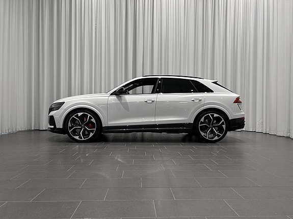 Audi RS Q8 2 of 21