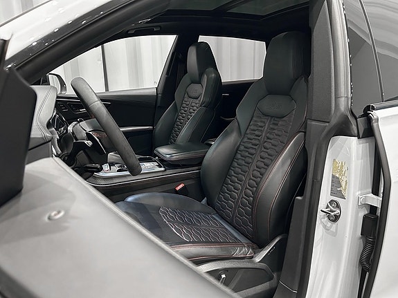 Audi RS Q8 7 of 21