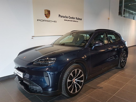 Porsche Cayenne 2 of 13