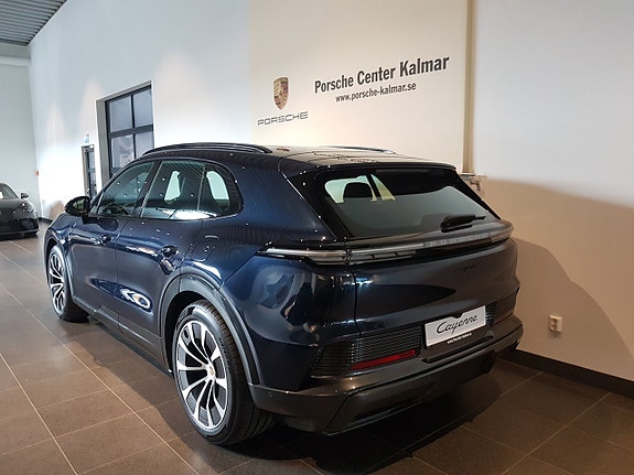 Porsche Cayenne 4 of 13