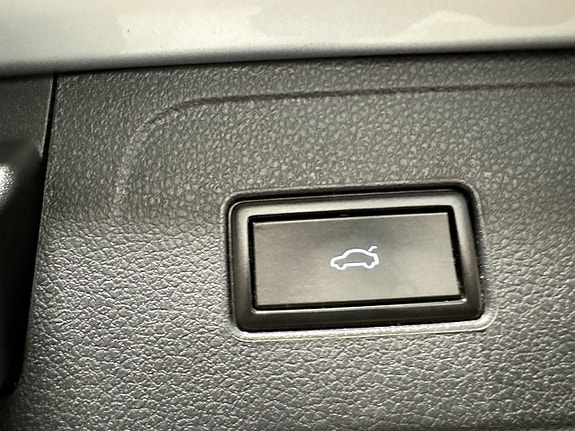 Volkswagen Passat Alltrack 13 of 13