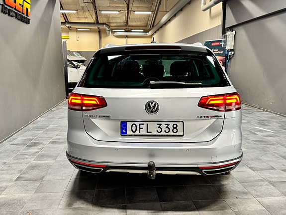 Volkswagen Passat Alltrack 3 of 13