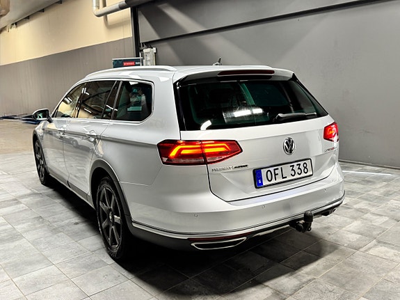 Volkswagen Passat Alltrack 4 of 13