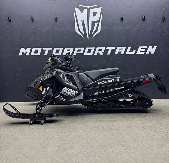 Polaris INDY XCR 650 137" 2 of 5