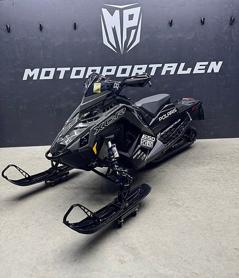 Polaris INDY XCR 650 137" 4 of 5