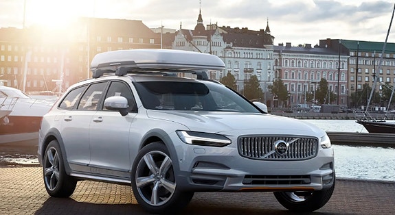 Volvo V90 Cross Country 2 of 9