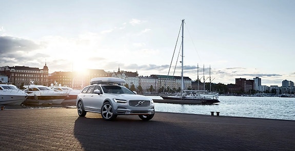 Volvo V90 Cross Country 3 of 9