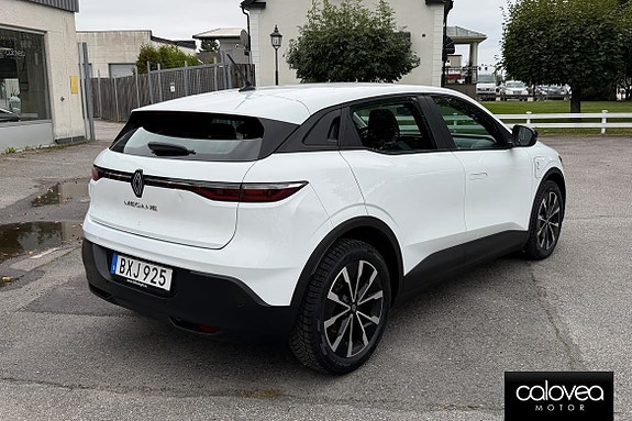 Renault Megane E-Tech 8 of 14