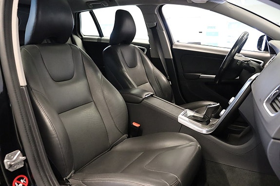 Volvo V60 Cross Country 16 of 17