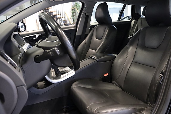 Volvo V60 Cross Country 12 of 17