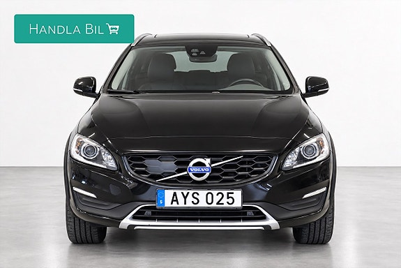 Volvo V60 Cross Country 2 of 17