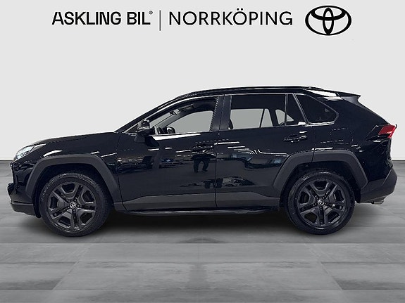 Toyota RAV4 4 of 11