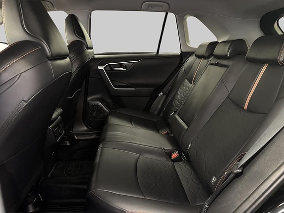 Toyota RAV4 8 of 11