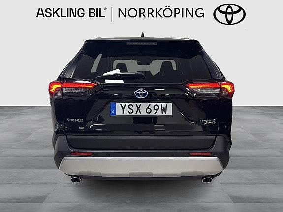Toyota RAV4 5 of 11