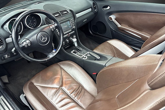 Mercedes-Benz SLK350 12 of 16