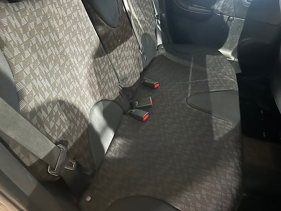 Nissan Note 8 of 10