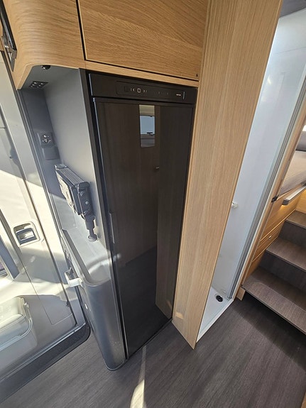 Adria Coral plus 670 DL 12 of 13