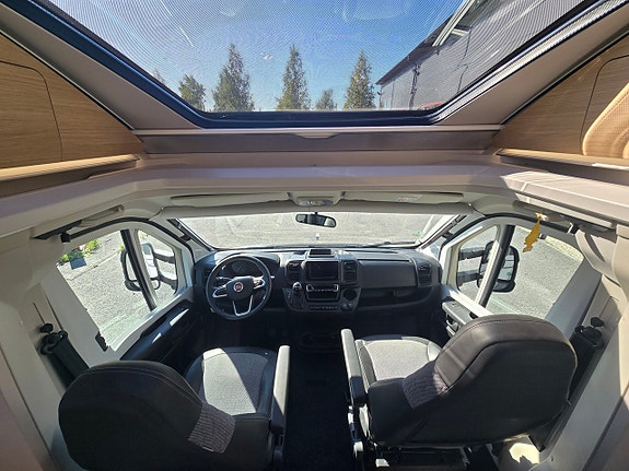 Adria Coral plus 670 DL 10 of 13