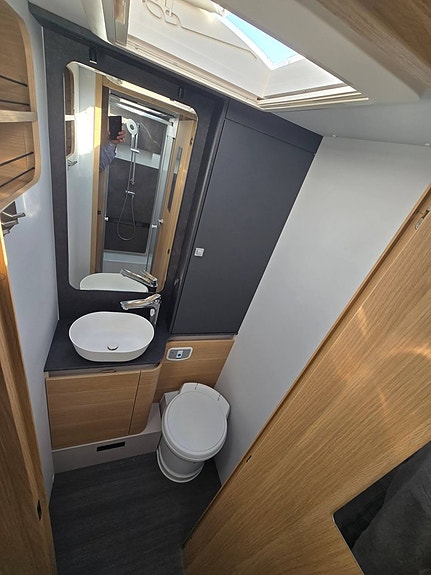 Adria Coral plus 670 DL 9 of 13