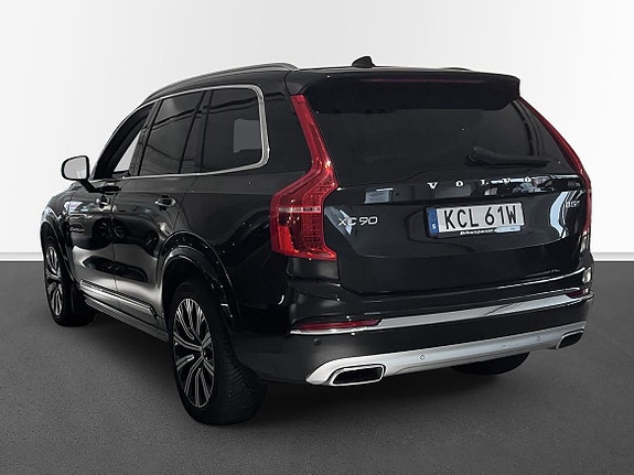 Volvo XC90 2 of 10